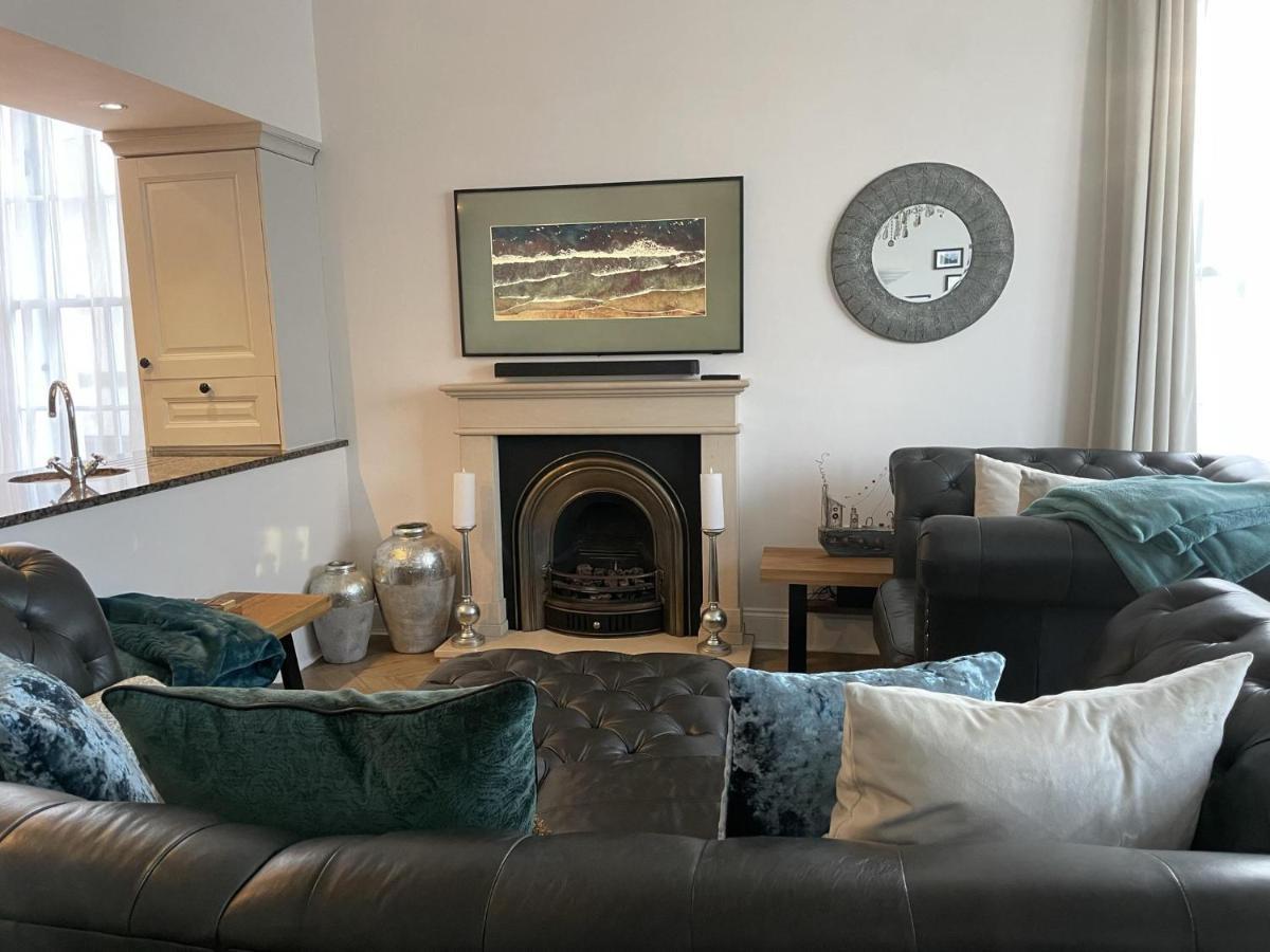 Appartement Stunning 2-Bed-2Bath Apt In Whitby With Parking Extérieur photo