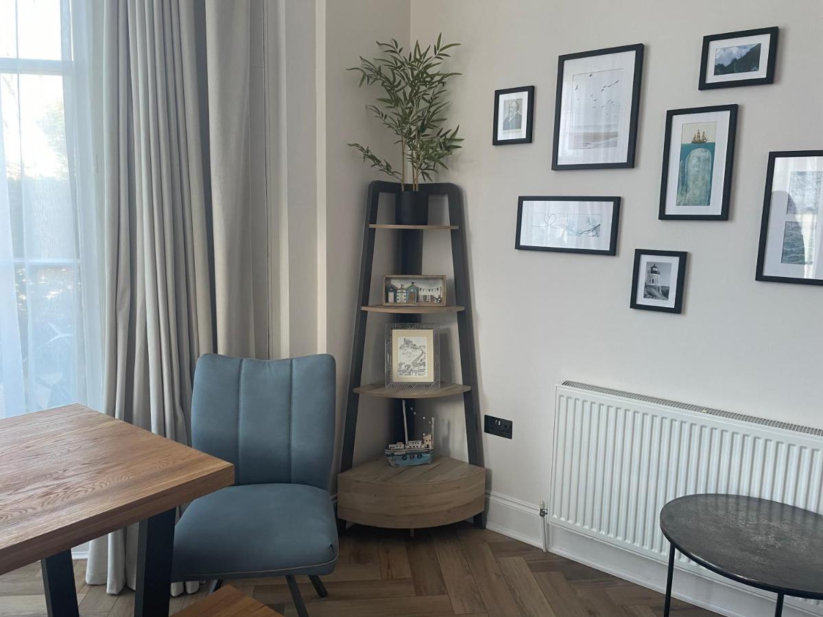 Appartement Stunning 2-Bed-2Bath Apt In Whitby With Parking Extérieur photo